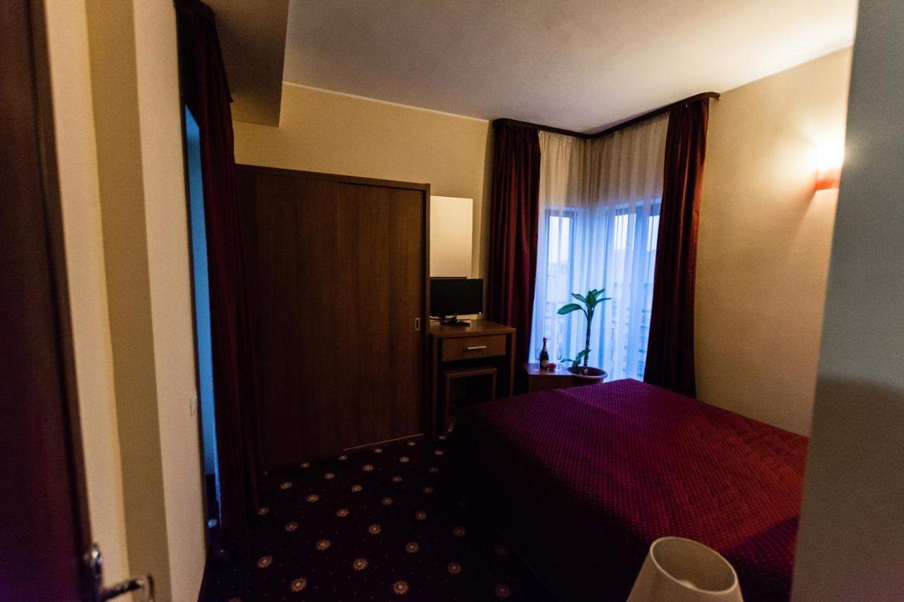 Hotel Ferdinand Constanta Exterior photo